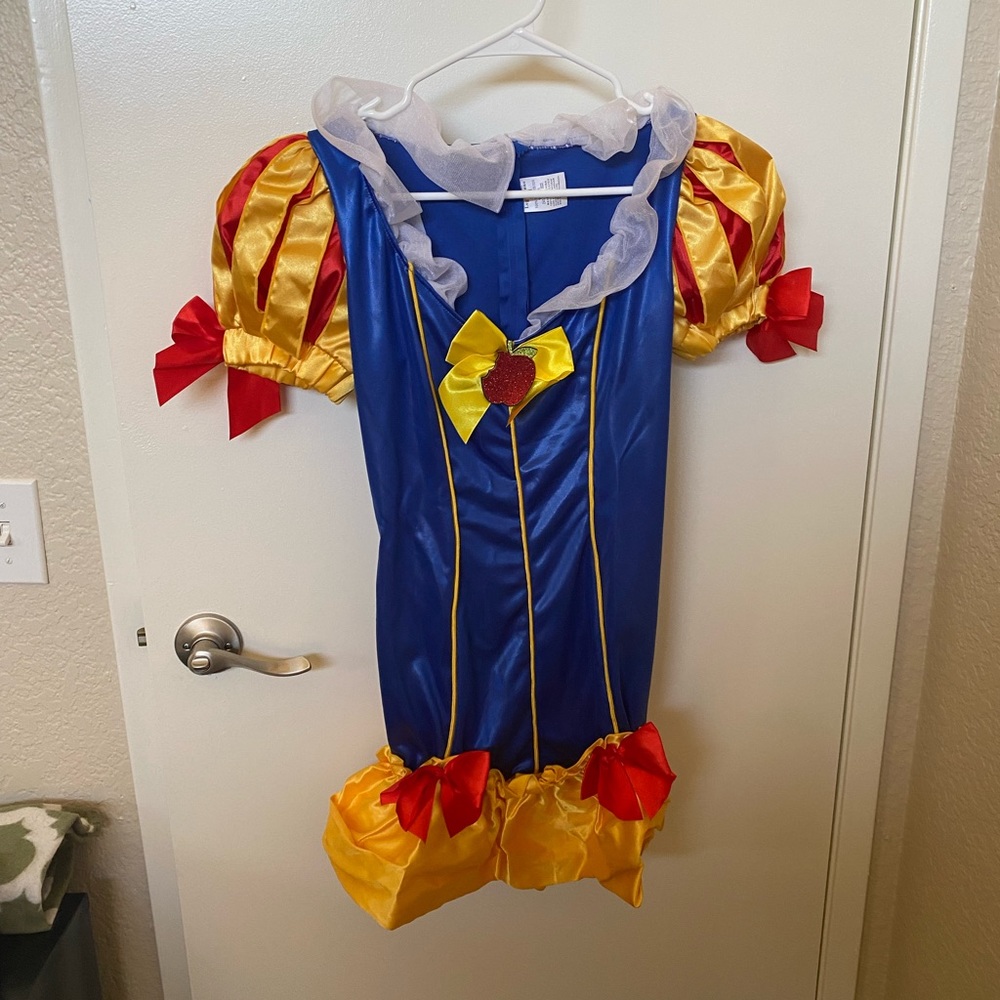 Sexy Snow White Halloween costume